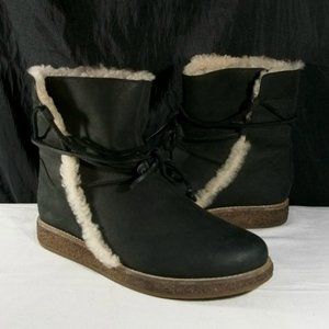 UGG LUISA BLACK WATER RESISTANT LEATHER & SHEARLING WEDGE LACE BOOTS 8M 1012545